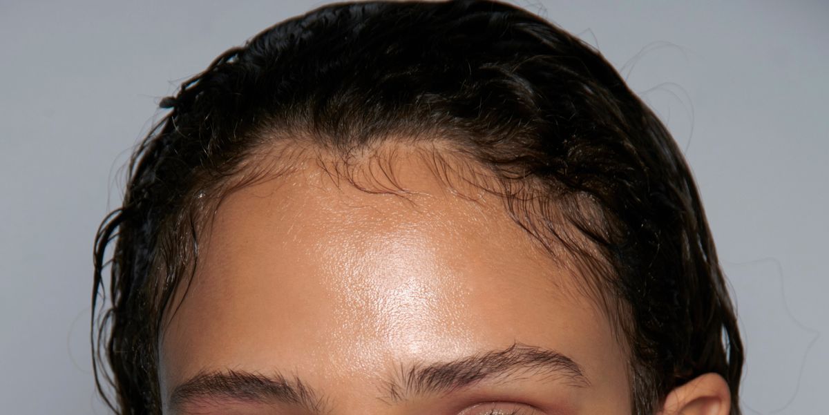 to of women's head with wet hair