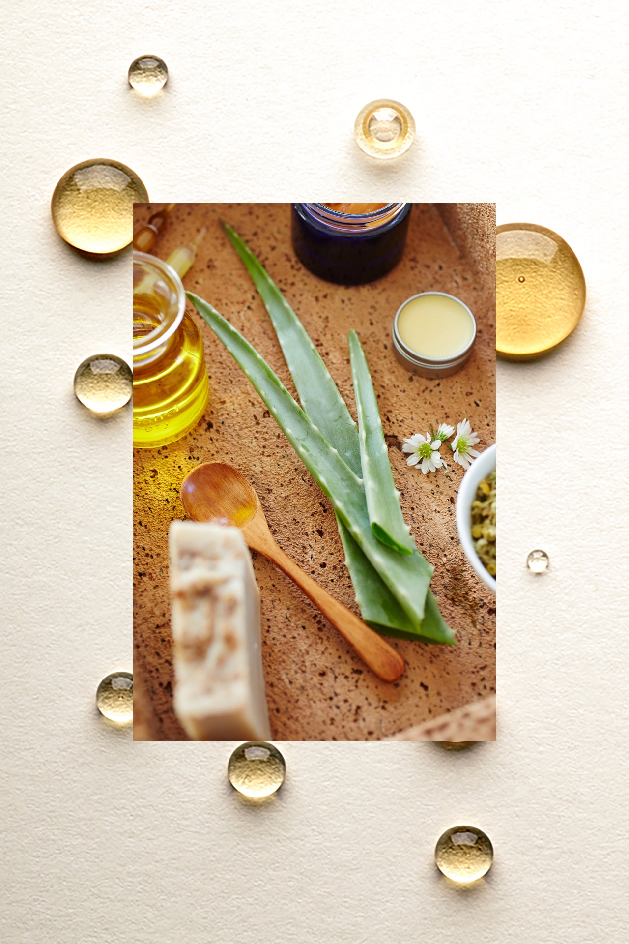 image ingredient of jojoba oil and niacinamide, clean ingredients