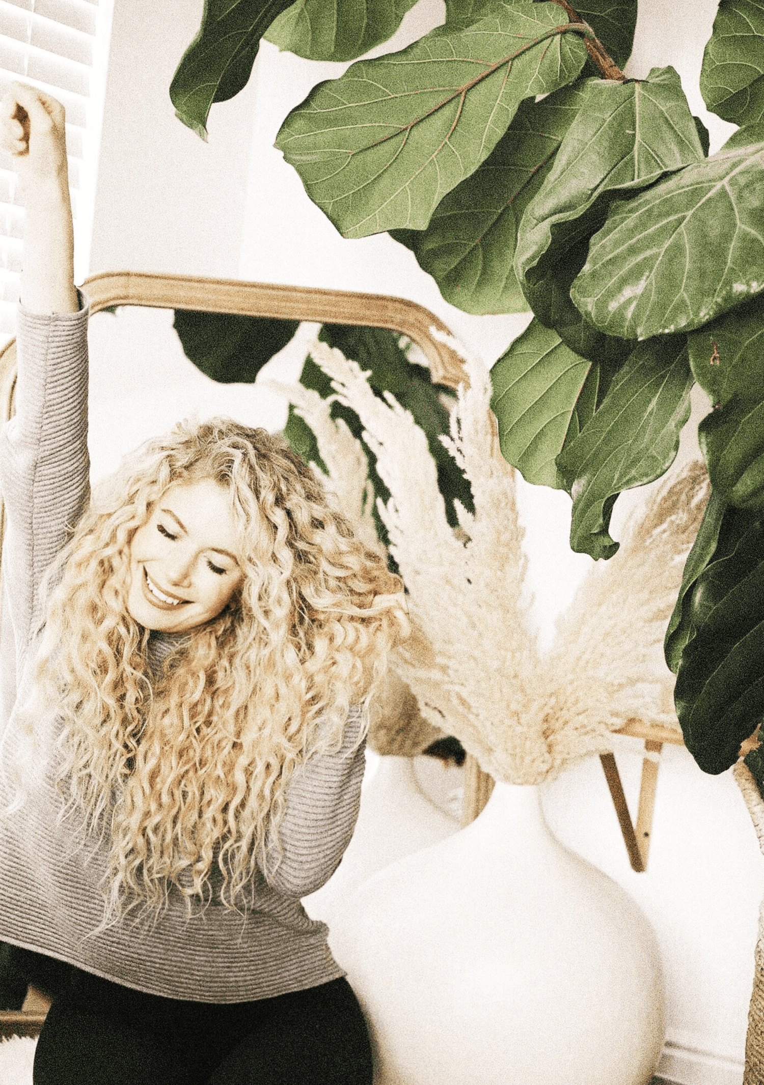 10 Expert Ways to Tame Frizzy Hair