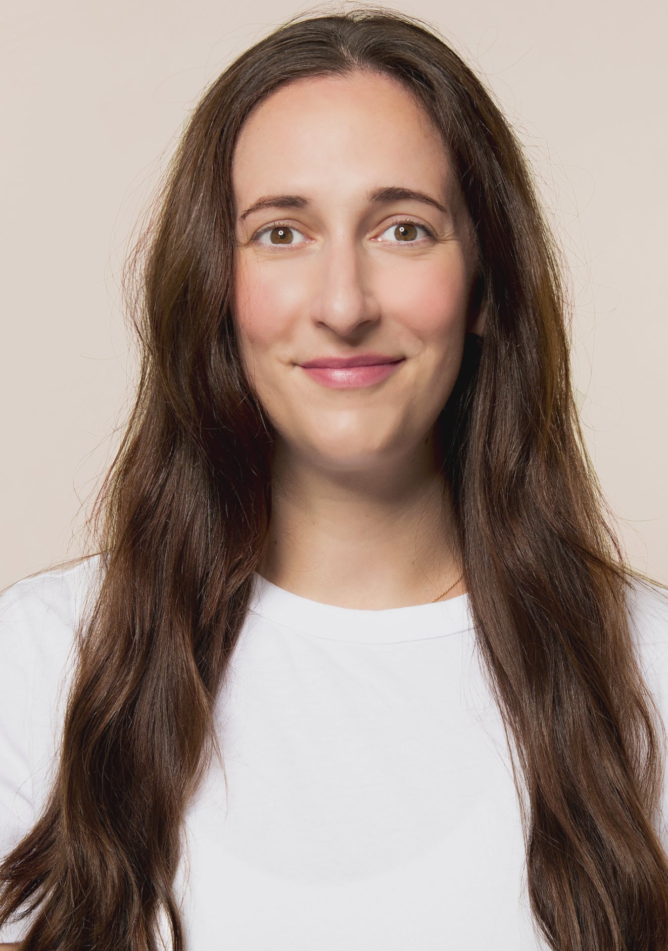 before and after using Grow Pro Shampoo, designed to help strengthen hair with clean ingredients.