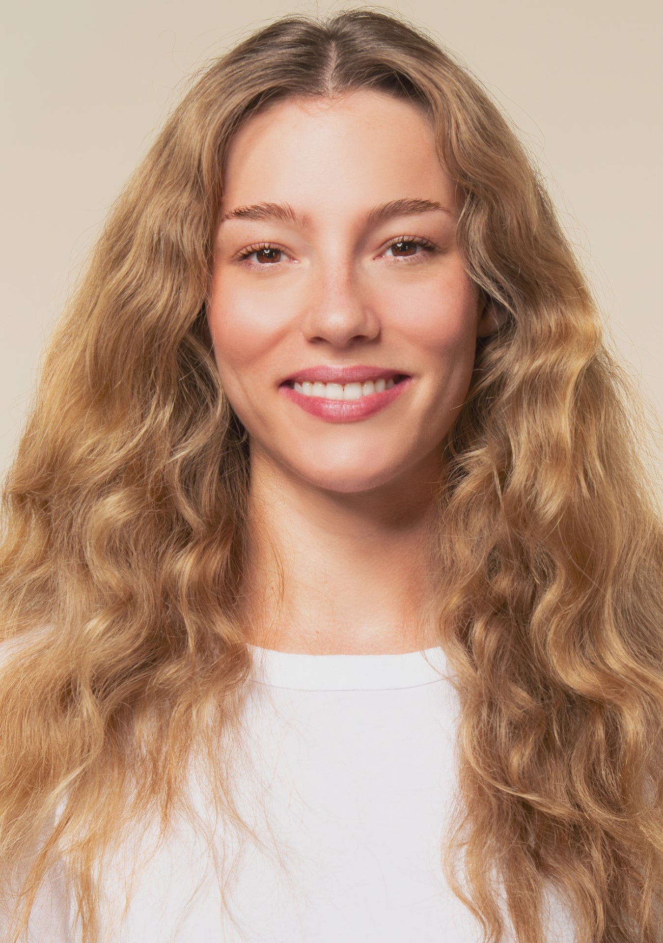 before and after video of Color Renew Shampoo, designed to help color-treated hair with clean ingredients.